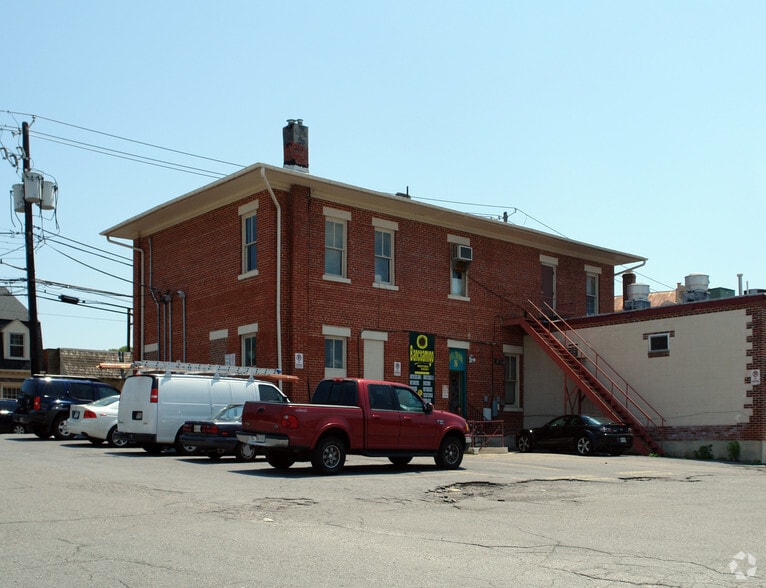 More Photos Of 8-12 N Summit Ave, Gaithersburg Storefront Retail Office For Lease
