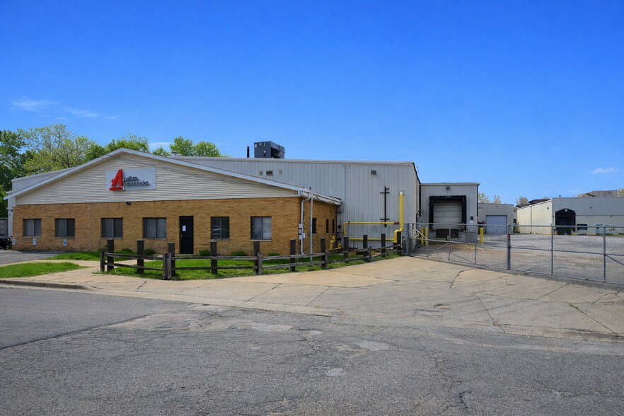 More Photos Of 1801 Bassett St, Lansing Manufacturing For Sale