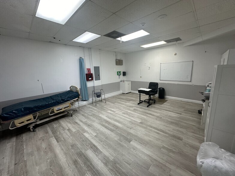 More Photos Of 30200-30394 Old Dixie Hwy, Homestead Unknown For Lease