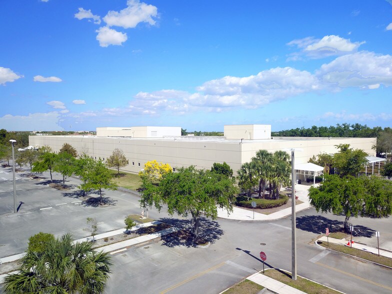 More Photos Of 17100 NW 59th Ave, Hialeah Office For Lease