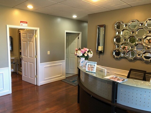 More Photos Of 44125 Woodridge Pky, Lansdowne Office For Sale