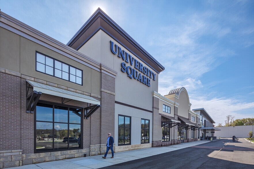 More Photos Of 2830-2832 Gracy Center Way, Coraopolis Unknown For Lease