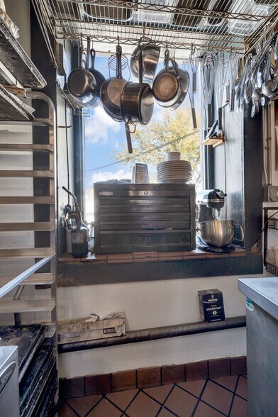 More Photos Of 1017 Woodland St, Nashville Freestanding For Sale