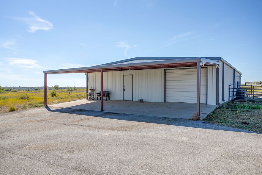 More Photos Of 13300 Cleburne Hwy, Cresson Industrial For Sale