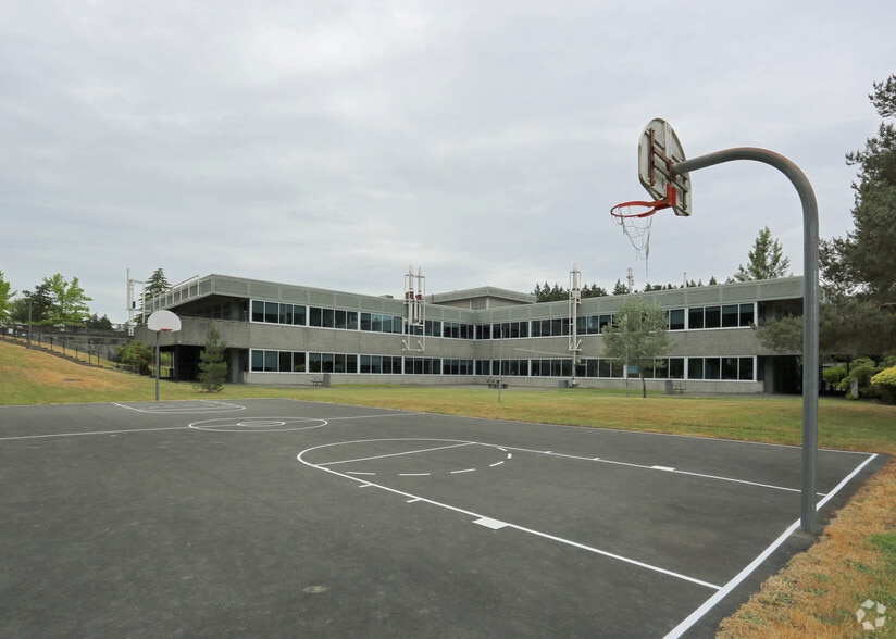 More Photos Of 4464 Markham St, Saanich Office For Lease