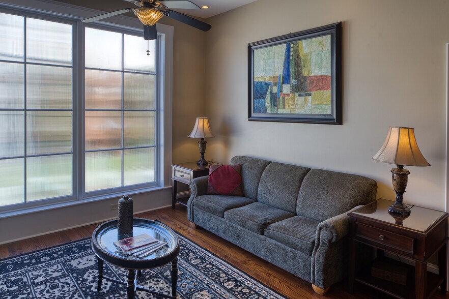 More Photos Of 14 E Taylor St, Savannah Specialty For Sale