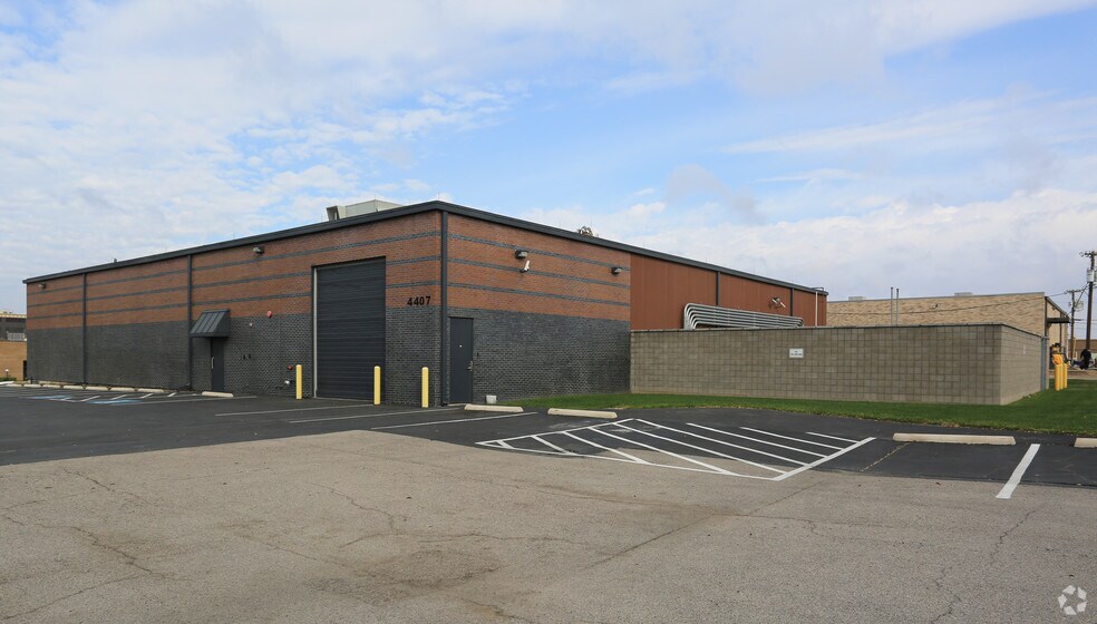 More Photos Of 4407 Alpha Rd, Dallas Industrial For Lease