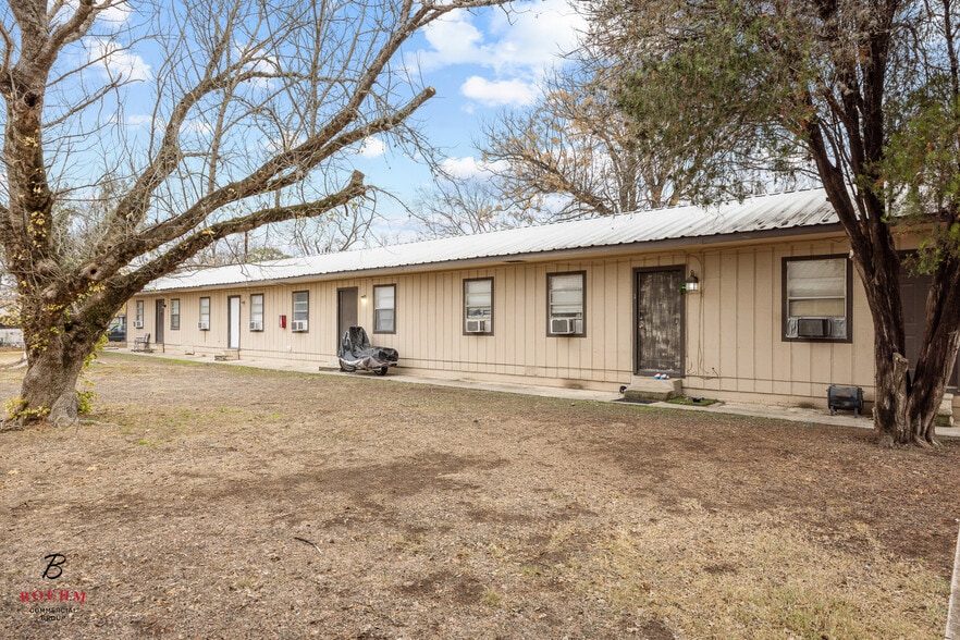 More Photos Of 2906-2908 Hunt St, Kerrville Apartments For Sale