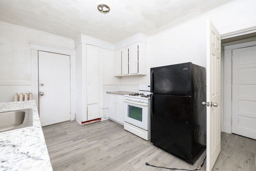 More Photos Of 704-708 Sumner Ave, Springfield Office Residential For Sale