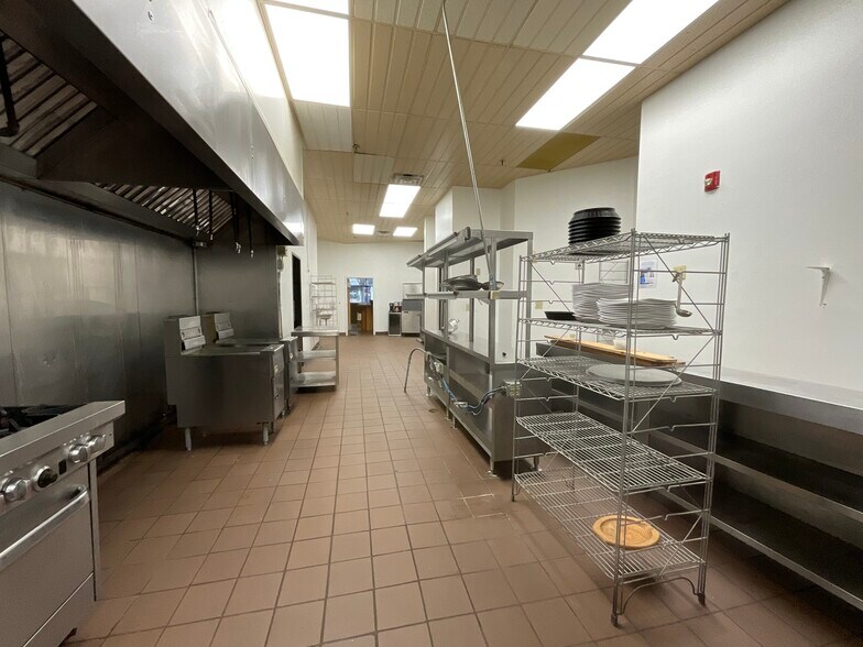 More Photos Of 37-41 North St, Pittsfield Storefront For Lease