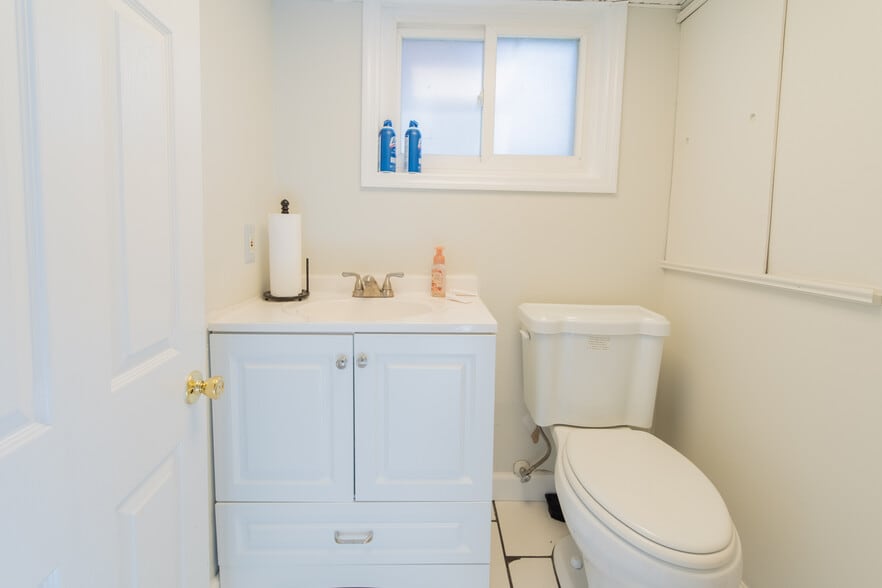 More Photos Of 4154 Crescent Dr, Saint Louis Office For Sale
