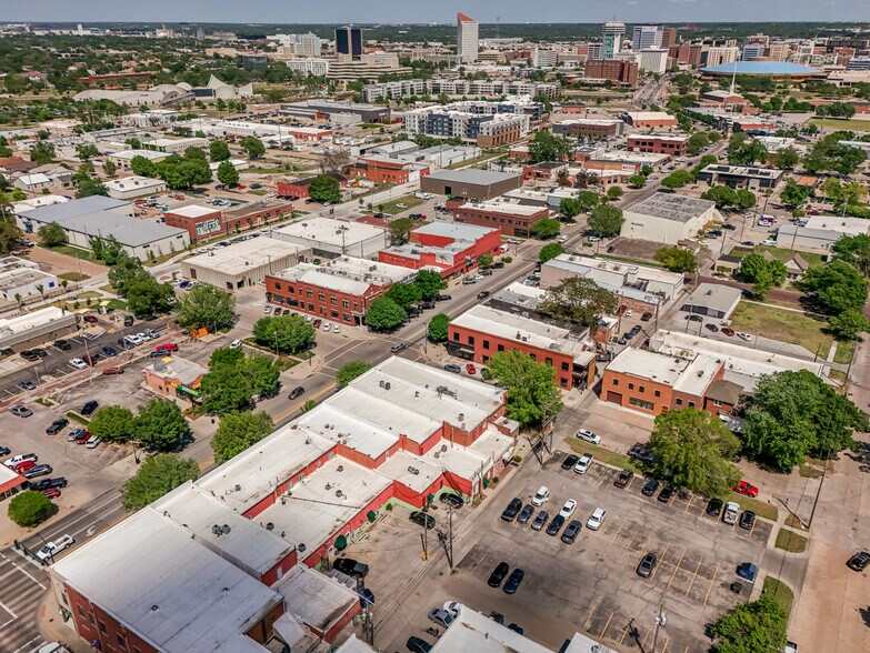 More Photos Of 1001 W Douglas Ave, Wichita Storefront For Sale
