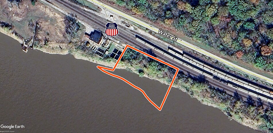 More Photos Of 550 Water St, Chester Land For Lease