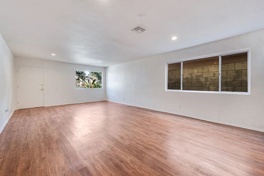 More Photos Of 540 Hyde Park Pl, Inglewood Apartments For Sale