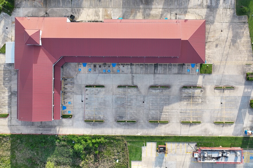 More Photos Of 324 Fm-1960 Rd, Houston General Retail For Sale