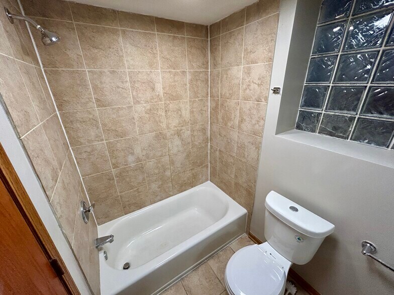 More Photos Of 5644 S Prairie Ave, Chicago Apartments For Sale