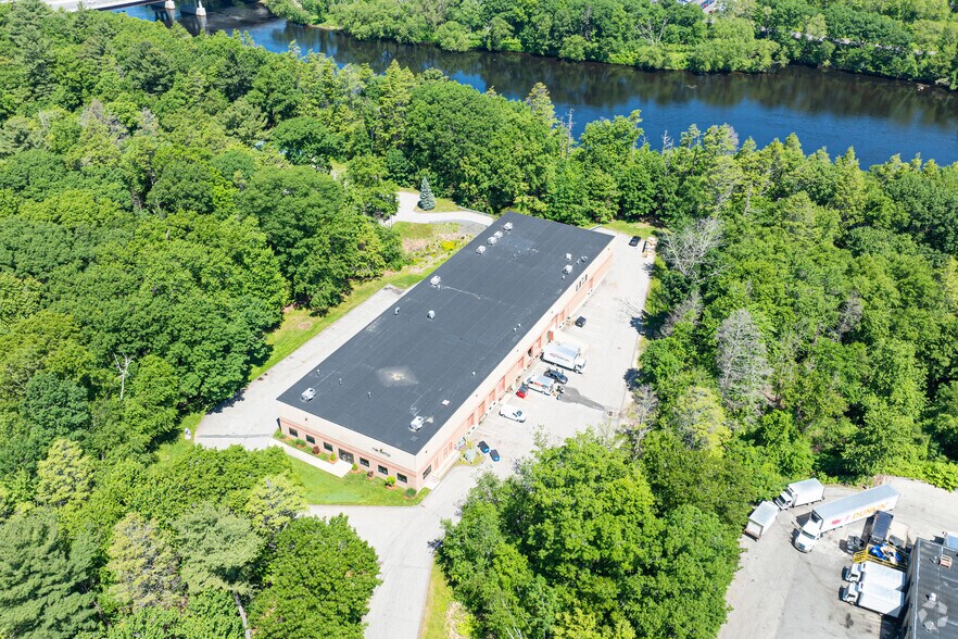 More Photos Of 17 Parkridge Rd, Haverhill Warehouse For Lease