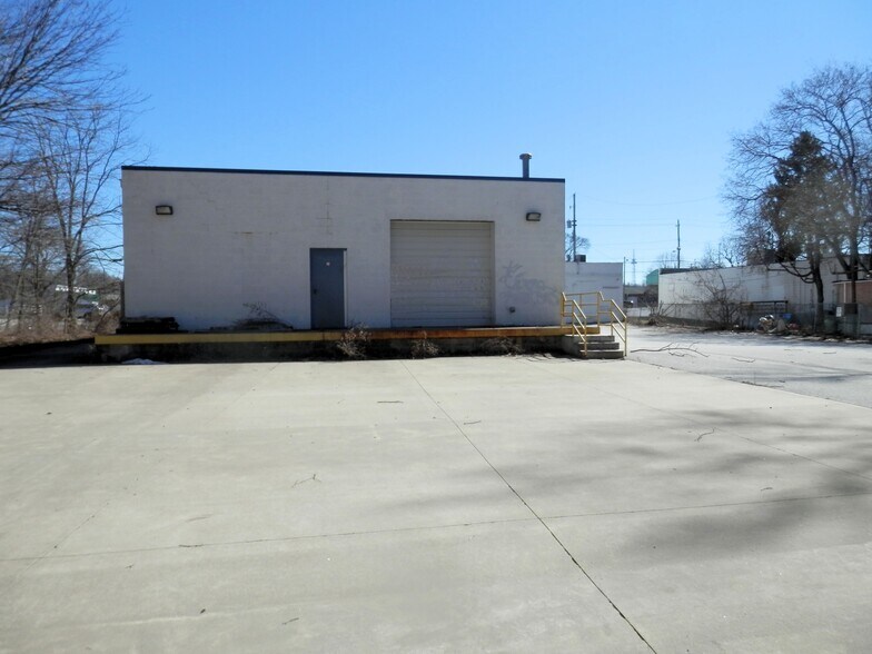 More Photos Of 1330 Mentor Ave, Painesville Storefront Retail Office For Lease