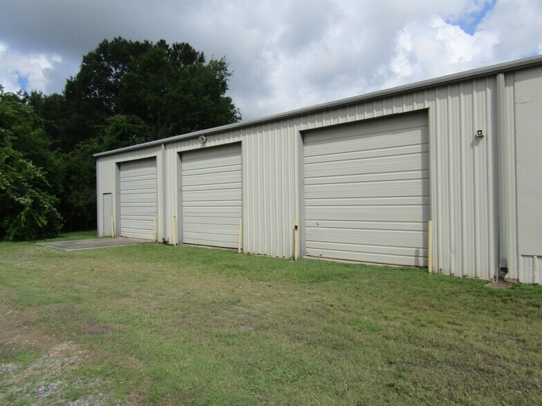 More Photos Of 1416 Easy St, New Iberia Warehouse For Sale