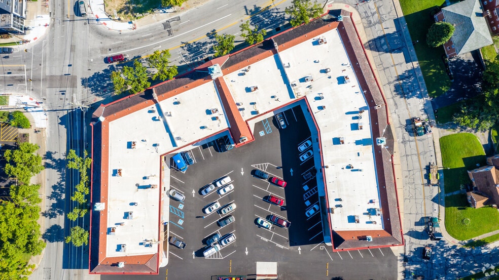 More Photos Of 7364-7390 Reading Rd, Cincinnati Storefront Retail Office For Lease