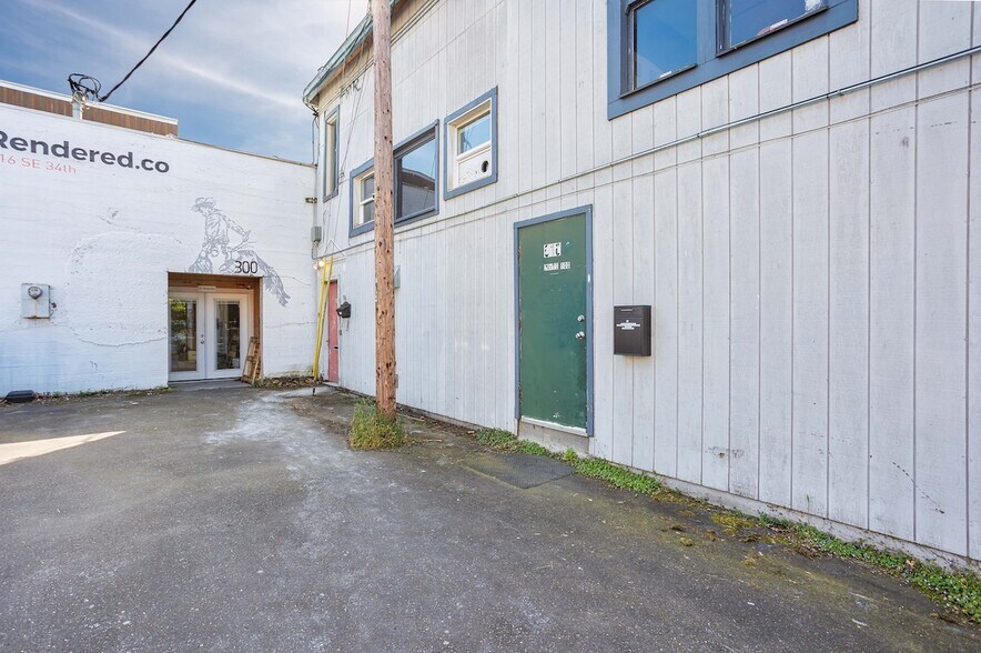 More Photos Of 3425 SE Yamhill St, Portland Loft Creative Space For Sale