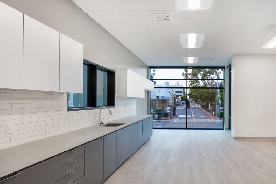 More Photos Of 18582 Teller Ave, Irvine Warehouse For Lease