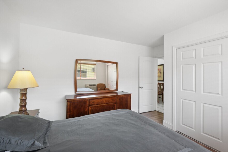 More Photos Of 1201 S Federal Hwy, Hollywood Hotel For Sale