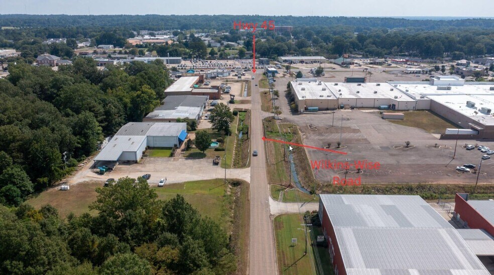 More Photos Of 415 Wilkins Wise Rd, Columbus Showroom For Sale