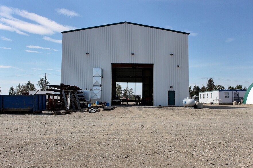 More Photos Of 3001 - 23 Street, Didsbury Distribution For Sale