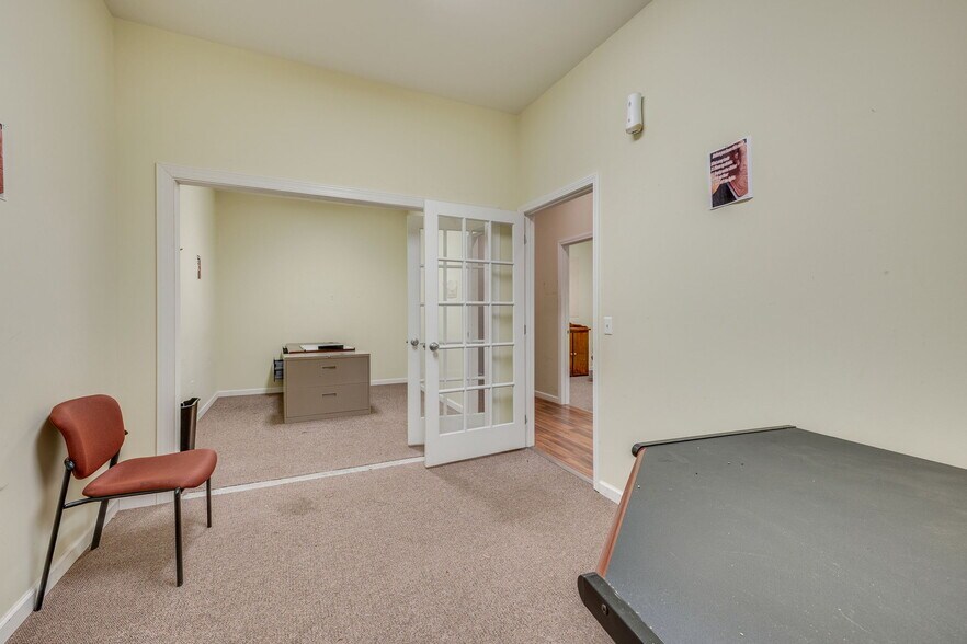 More Photos Of 3815 Highway 66 S, Rogersville Office For Lease