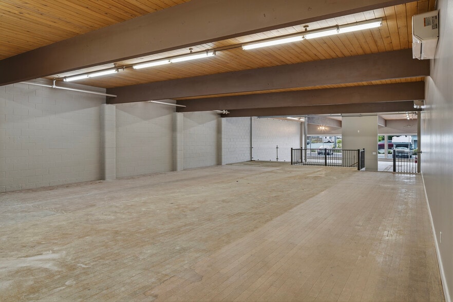 More Photos Of 10175 SW Beaverton-hillsdale Hwy, Beaverton Freestanding For Sale
