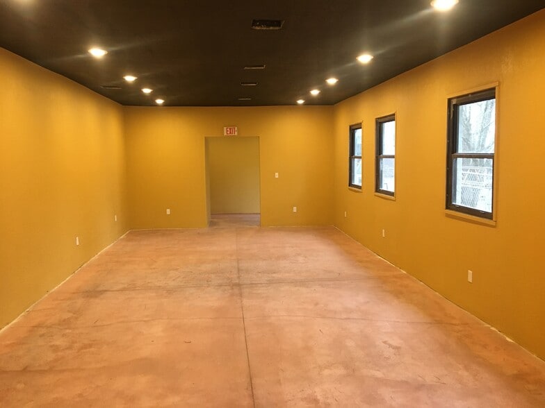 More Photos Of 1018 Union, Selma Storefront Retail Residential For Sale