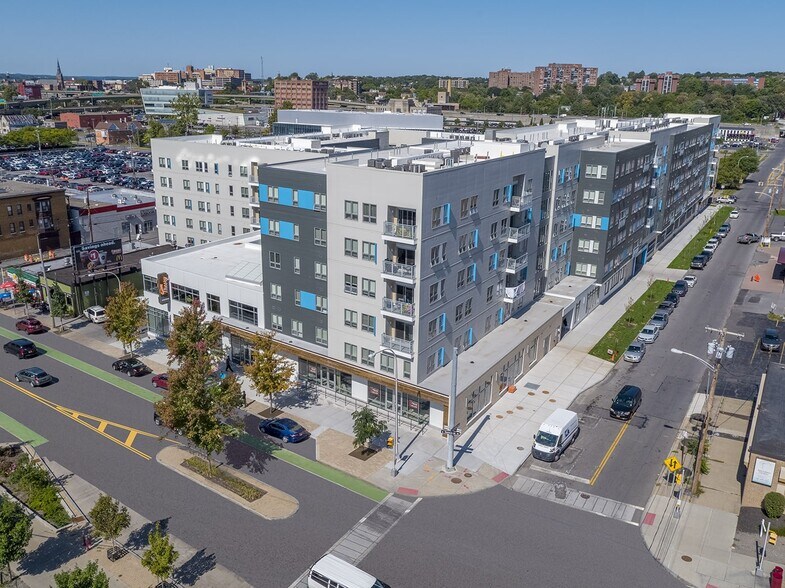 Primary Photo Of 919 E Genesee St, Syracuse Apartments For Lease