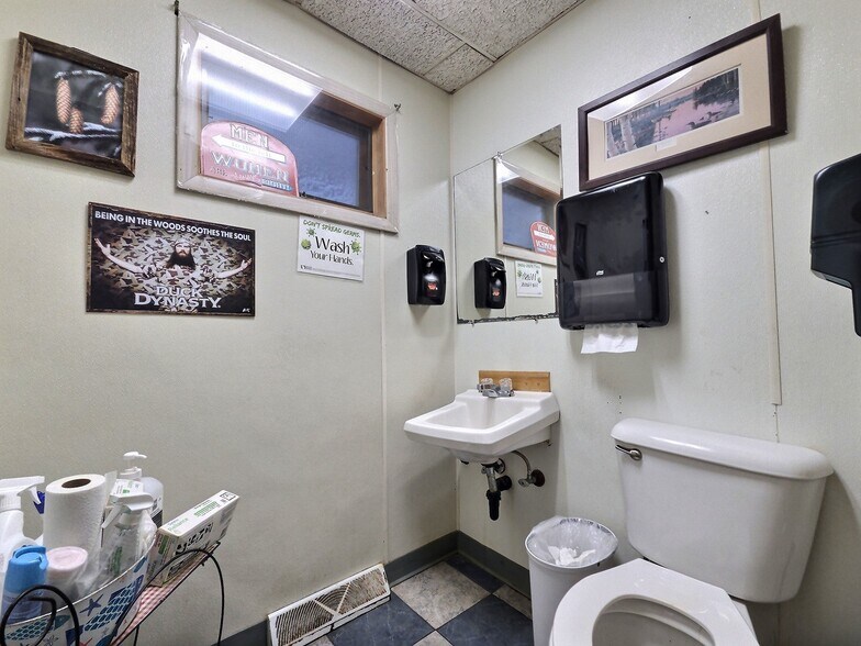 More Photos Of 4187 Highway B, Land O Lakes Restaurant For Sale