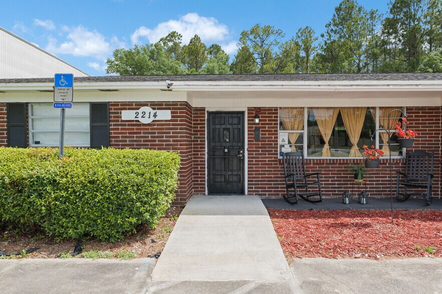 More Photos Of 2214 Dunn Ave, Jacksonville General Retail For Sale