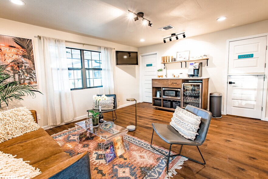 More Photos Of 14818 US-290 E, Stonewall Hotel For Sale