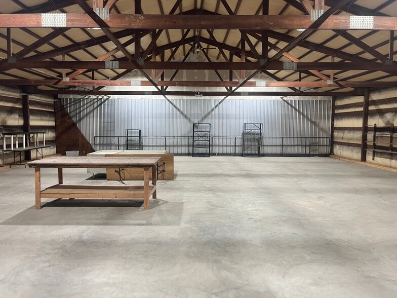 More Photos Of 846 State Highway AT, Villa Ridge Warehouse For Lease