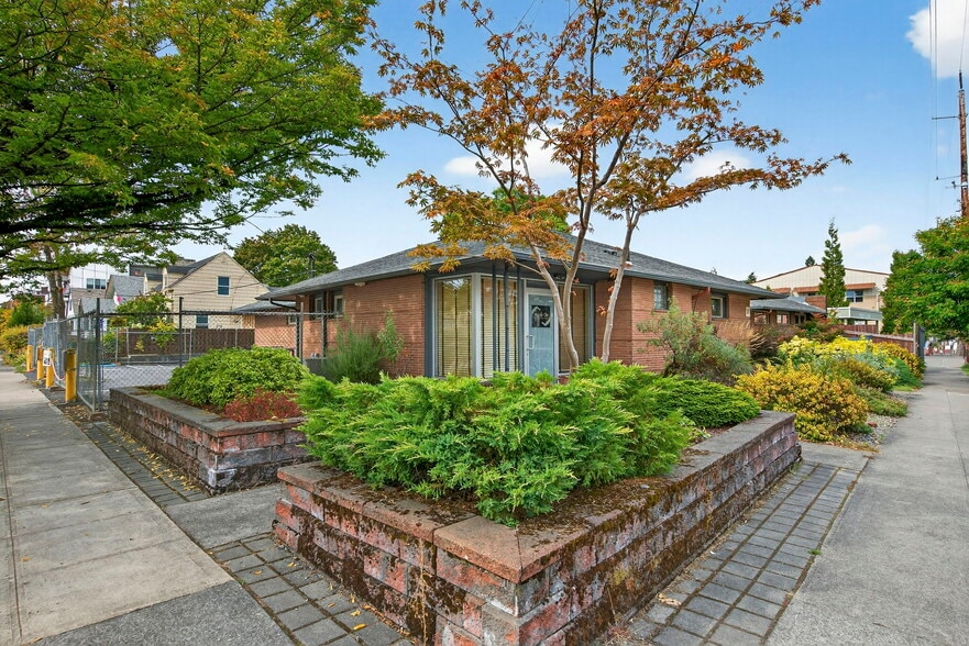 More Photos Of 5311-5315 N Vancouver Ave, Portland Medical For Sale