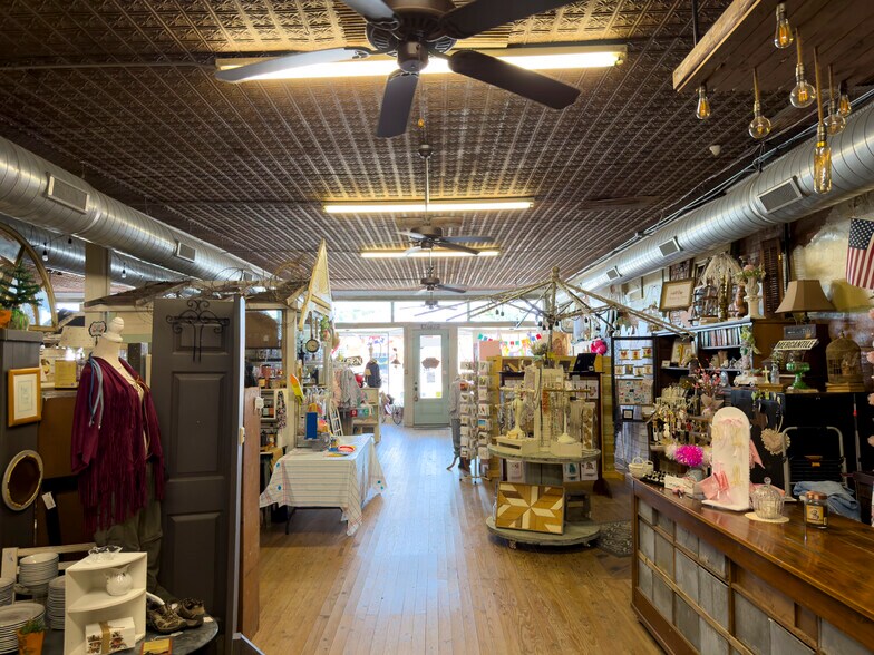More Photos Of 7228 Main Street, Iola Freestanding For Sale