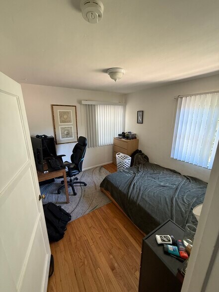 More Photos Of 440-446 Bonair St, La Jolla Apartments For Sale