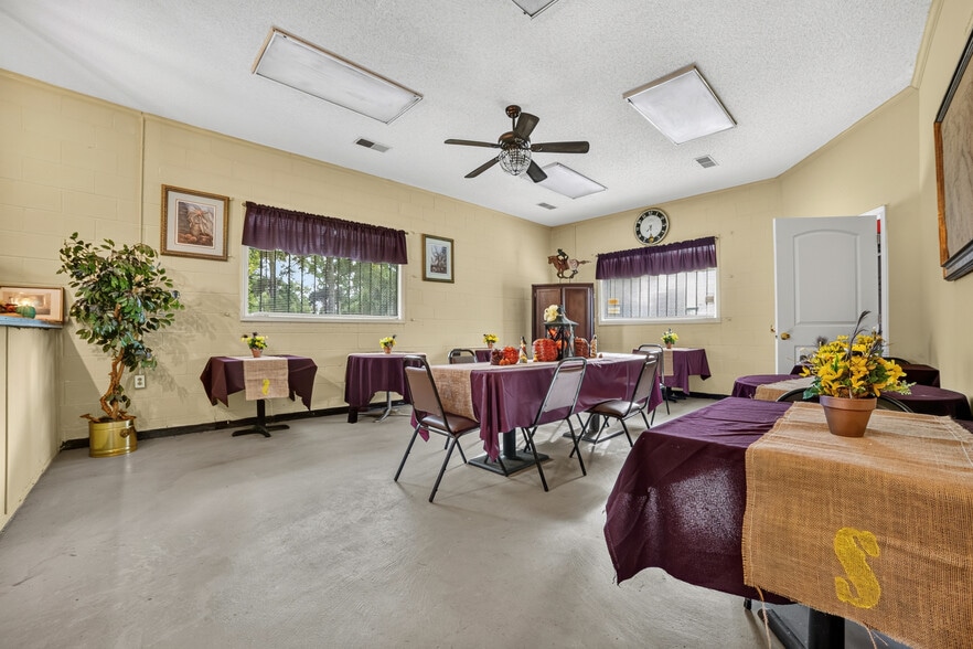 Primary Photo Of 1030 Dry Branch Rd, Hopkins General Retail For Sale
