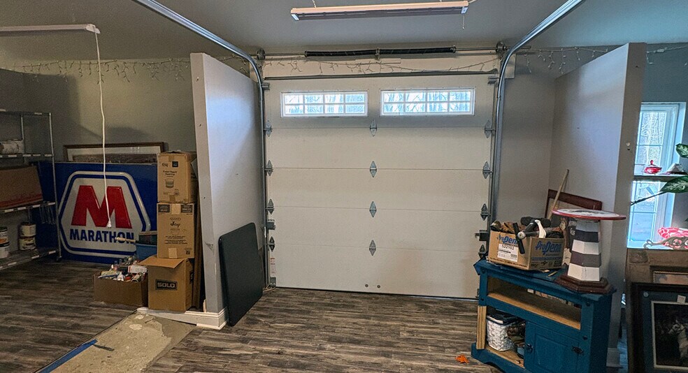 More Photos Of 15268 Kings, Montross Light Distribution For Sale