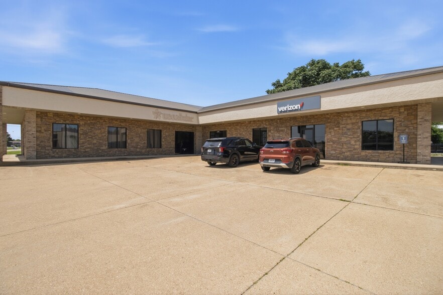 More Photos Of 1213 Highway 63, Houston General Retail For Sale