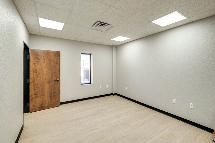 More Photos Of 16791 W Basin St, Odessa Warehouse For Sale