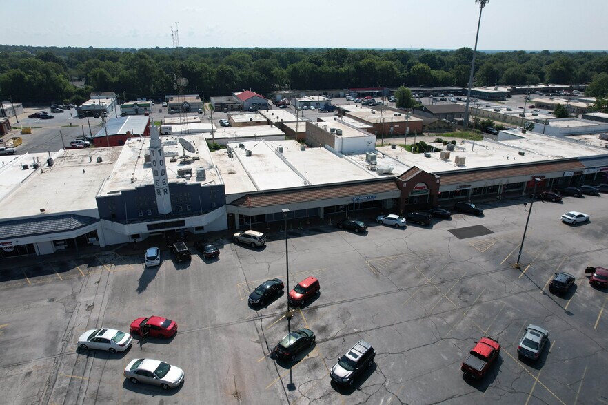 More Photos Of 1800-1950 S Glenstone Ave, Springfield Unknown For Lease