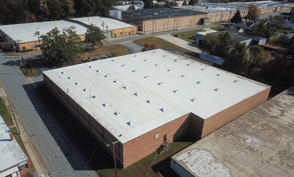 More Photos Of 702 Prospect St, High Point Warehouse For Lease