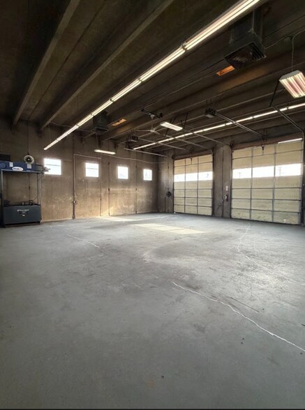 More Photos Of 950 W 2100 S, Salt Lake City Auto Repair For Lease