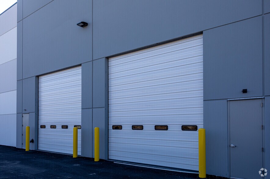 More Photos Of 333 S Mill Pond Dr, Lehi Warehouse For Lease