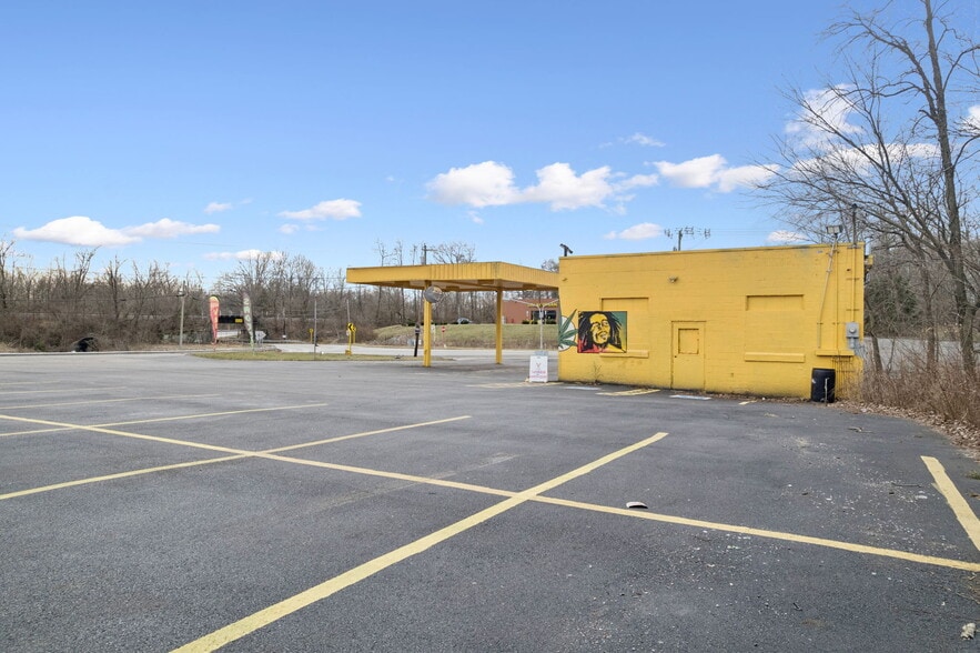 More Photos Of 10984 State Route 28, Blanchester General Retail For Sale