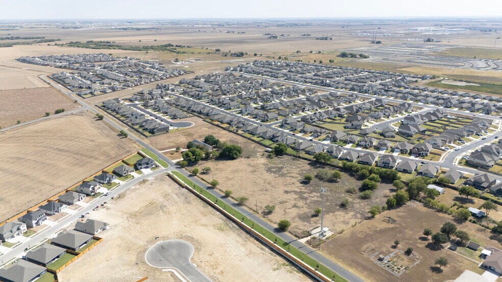 More Photos Of 900 County Road 132, Hutto Land For Sale